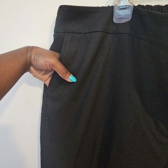 Penningtons Size 22 Plus size  Flare leg black pants NWT - Picture 4 of 5